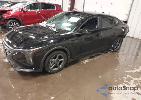 2025 Kia K4 Lxs z USA, uszkodzony, nr VIN 3KPFT4DE4SE036590